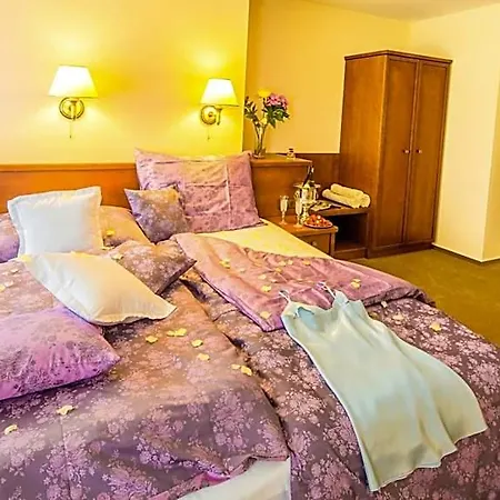 Manor House Hotel 3*