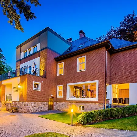 Hotel Manor House 3*